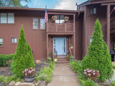 8 Northlake Cir