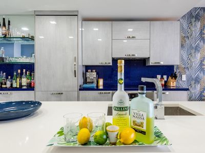 650 NE 32nd St Unit 3302