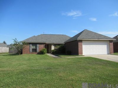 Property at 12727 Bonnie Bleu Dr, Denham Springs, LA