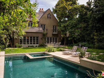 2027 Laughlin Park Dr