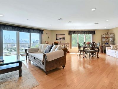 45 Legend Hills Dr