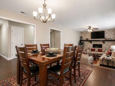 584 Elm St
