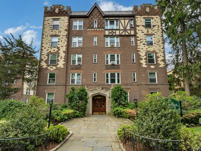 1440 Midland Avenue Avenue #4H