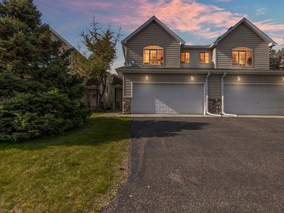 1220 Dupont Ln N