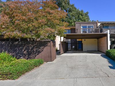 3146 Valley Green Ln