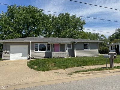 1042 E McKay Rd