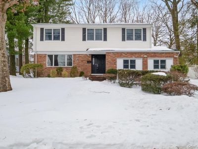Property at 9 Tanglewood Road, Scarsdale, NY