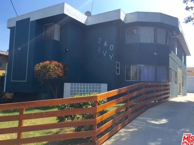 240 E Ivy Ave