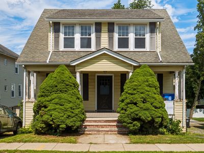 17 Harriet Ave