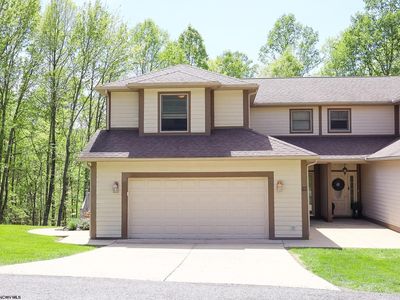 12 Oak Ridge Dr