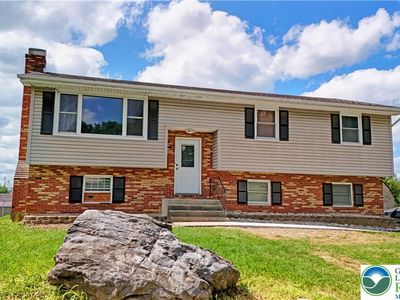 467 W Locust Ln