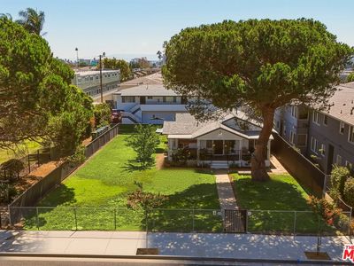 831 Centinela Ave