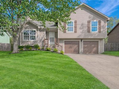 2521 NW Richard Dr