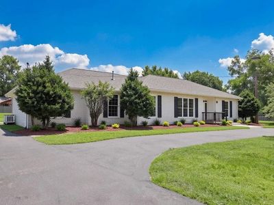 109 Knoll Ln