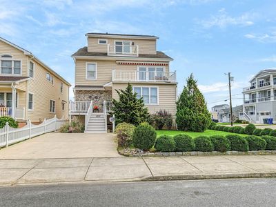 1000 Beach Ave E