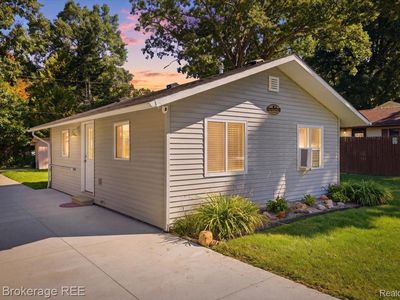 851 Woodlawn Dr