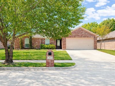 933 Sherry Ln