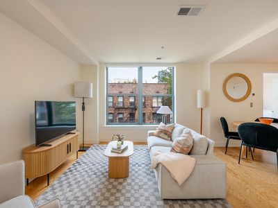222 Montgomery St APT 5H