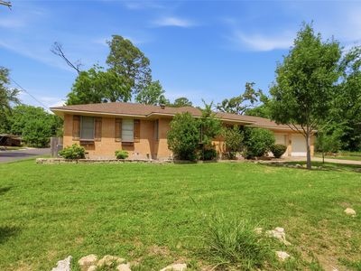 2703 Robinwood Ln