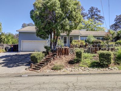 3605 Summit Dr