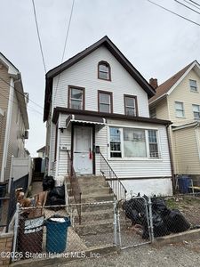 102 Maple Ave