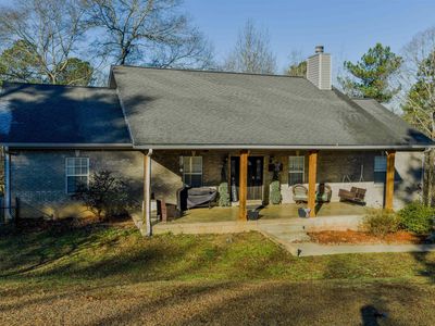 30 Nathan Ln