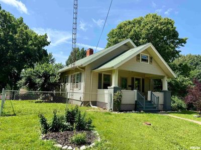 Property at 320 W Madison St, Petersburg, IL