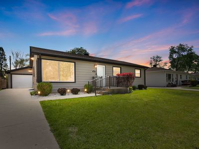 Property at 407 Bonniebrook Ave, Mundelein, IL