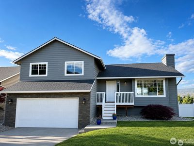 576 Saddle Rock Loop