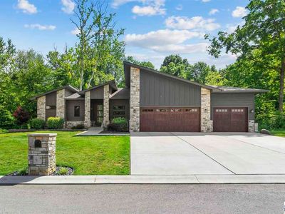 2556 Hawthorn Woods Rd