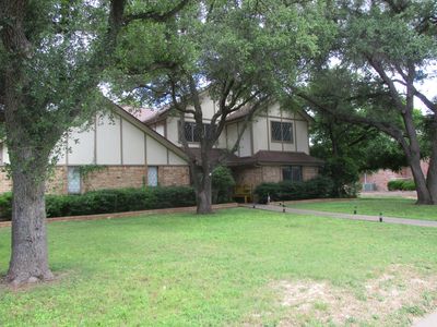 5418 Bentwood Dr