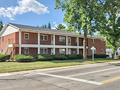 105 N Maple Ave