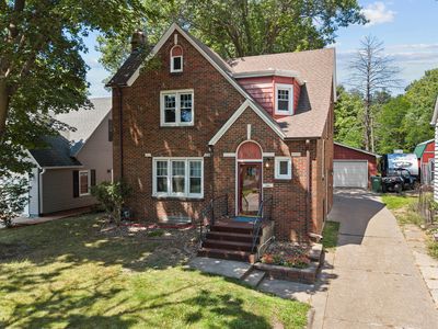 806 N 4th St