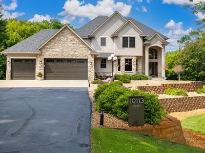 10113 James Ct NE