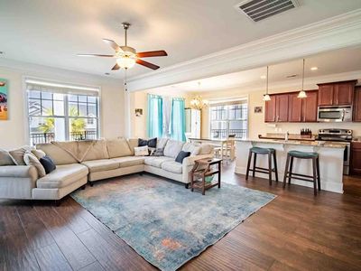 213 Sunset Point Dr