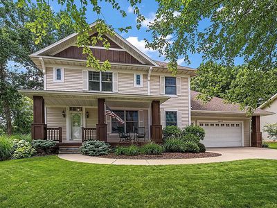 909 New Century Blvd S