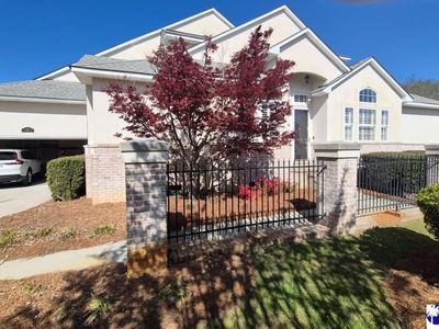 2979 Middlecoff Ln