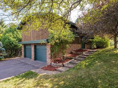324 Howtz St