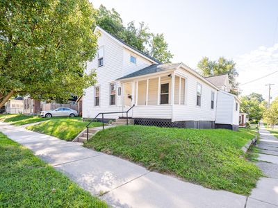 928 Baxter St SE