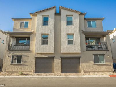 2657 Champagne Gold Ave