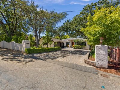 15477 One Oak Ln