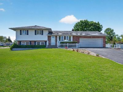 Property at 8 Whitebirch Lane, Commack, NY