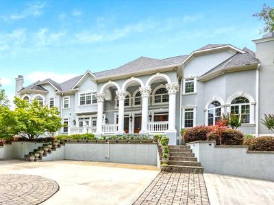311 N Rivoli Farms Dr