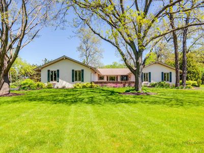 2 Acorn Dr