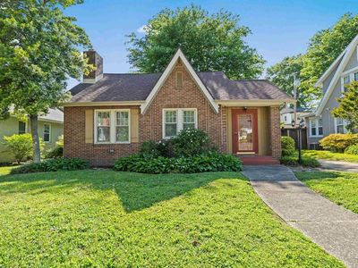 1800 Freeman Ave