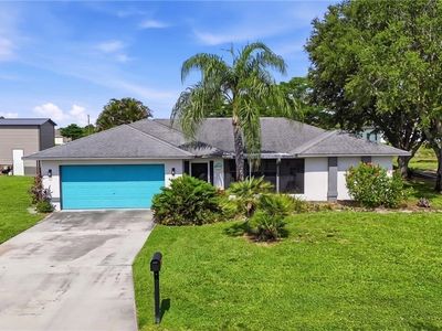 1529 Crestwood Cir W