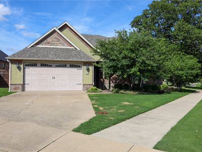 5744 Staro Ln