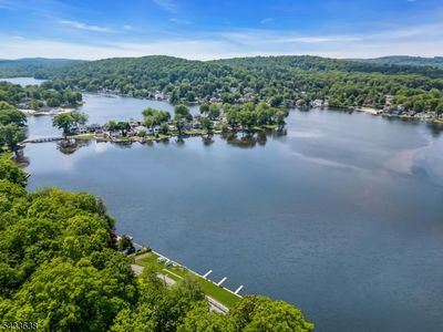 12 E Shore Rd