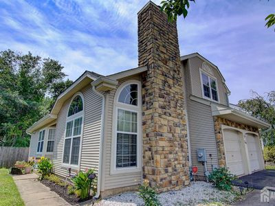 24 Foxchase Dr