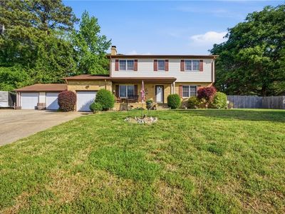 904 Lela Ln